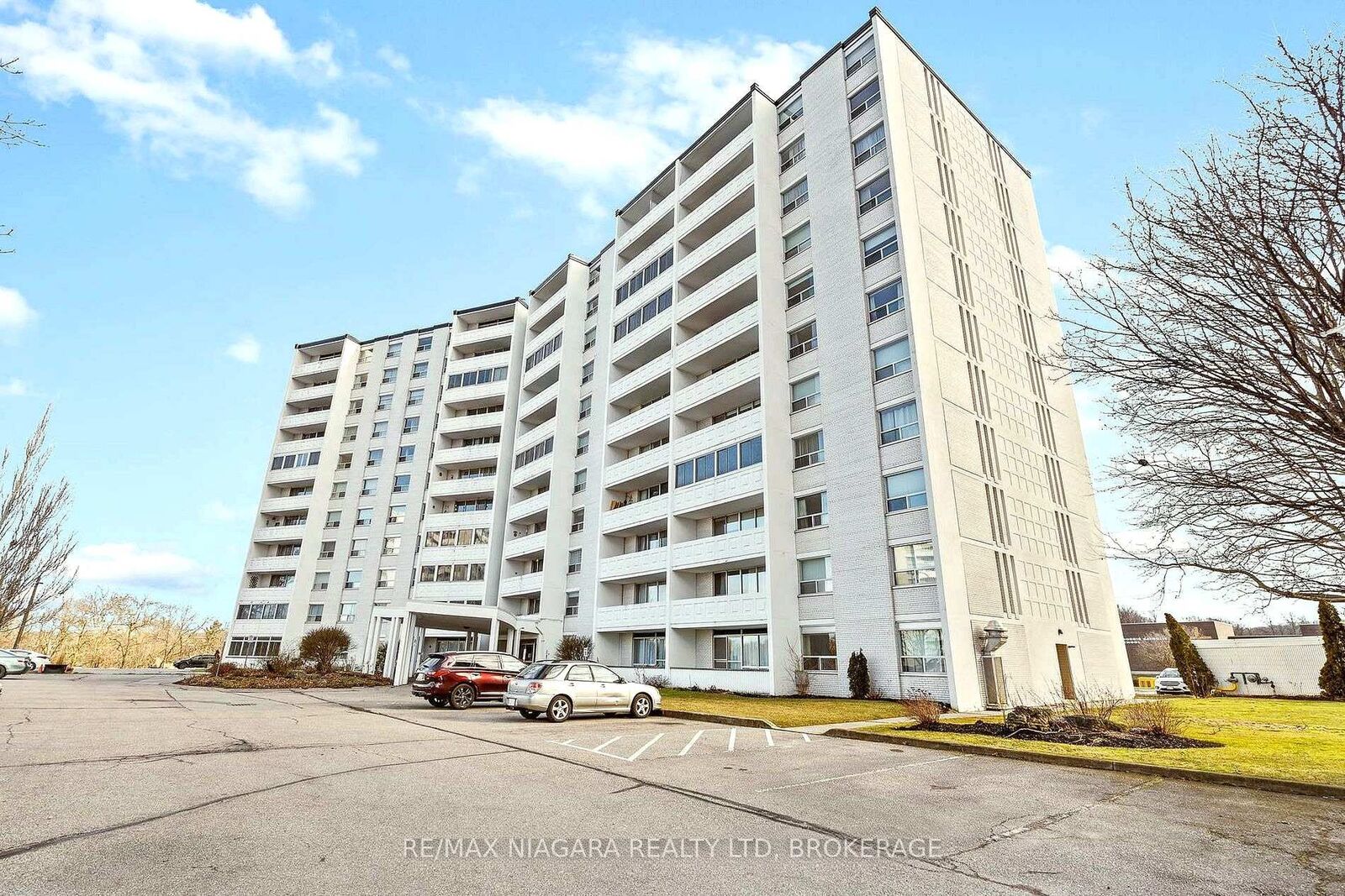 Property Photo:  35 Towering Heights Boulevard 1002  ON L2T 3G8 