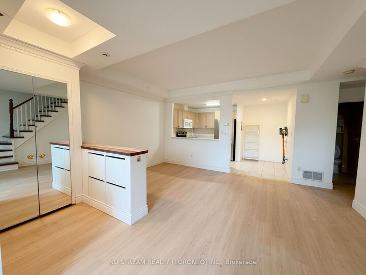 Property Photo:  108 Finch Avenue W A11  ON M2N 6W6 