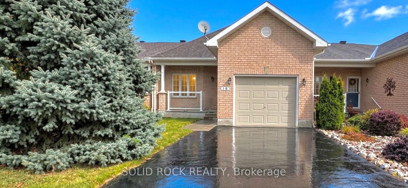 Property Photo:  16 Moe Robillard Street  ON K7S 0C2 