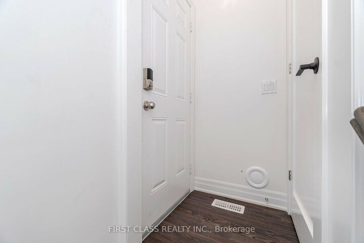 Property Photo:  146 Rising Hill Ridge W  ON L6Y 6B1 