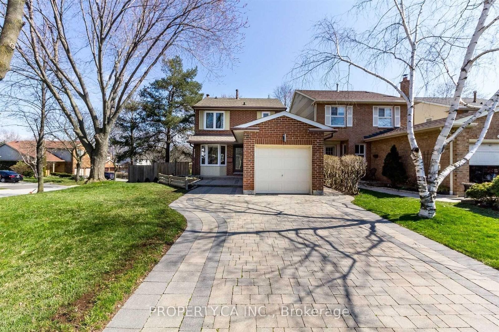 Property Photo: 4153 Wheelwright Crescent ON L5L 2X4