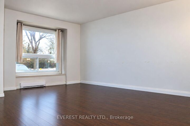 Property Photo:  253 Taylor Street 29  ON N5Y 2J6 