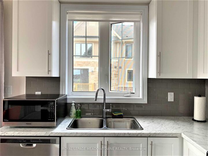 Property Photo: 1890 Rymal Road E 132 (Upper) ON L0R 1P0