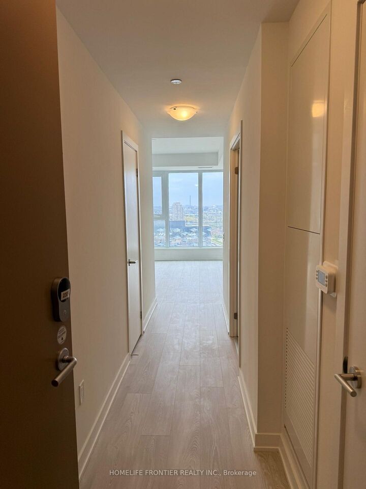 Property Photo: 5 Quarrington Lane 2205 ON M3C 0S5