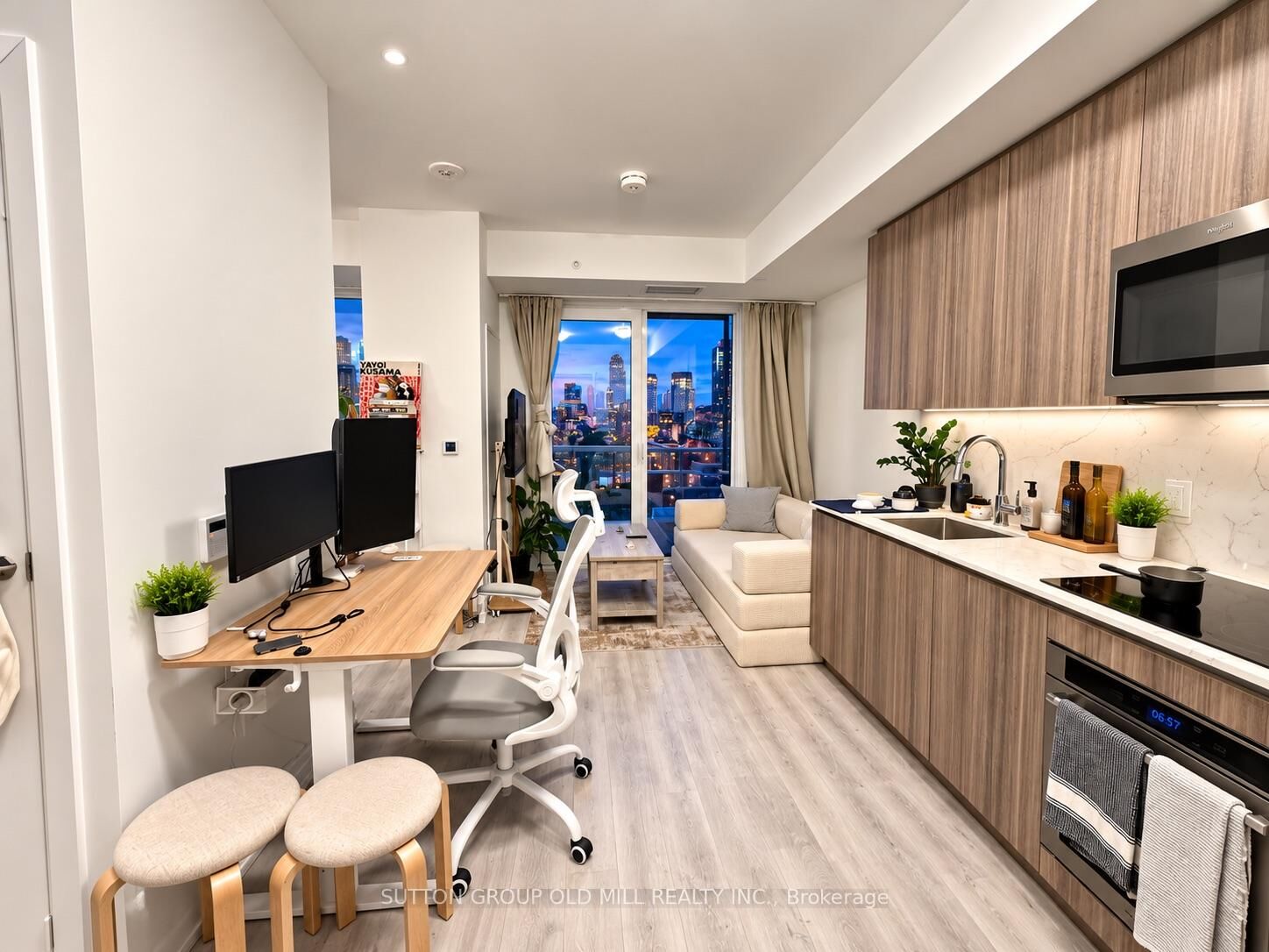 Property Photo: 15 Richardson Street 1403 ON M5A 0Y5