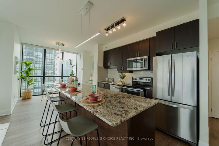 Property Photo:  2900 Highway 7 Road 2803  ON L4K 0G3 