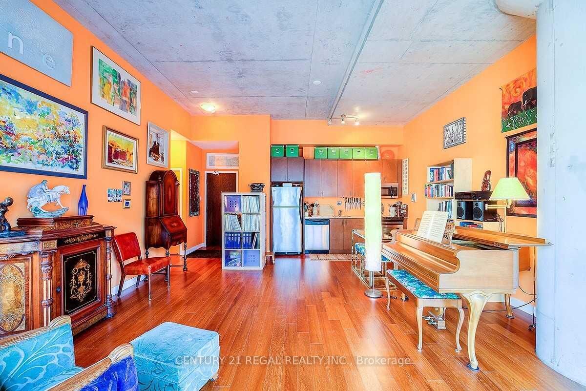 Property Photo:  201 Carlaw Avenue 205  ON M4M 4S3 