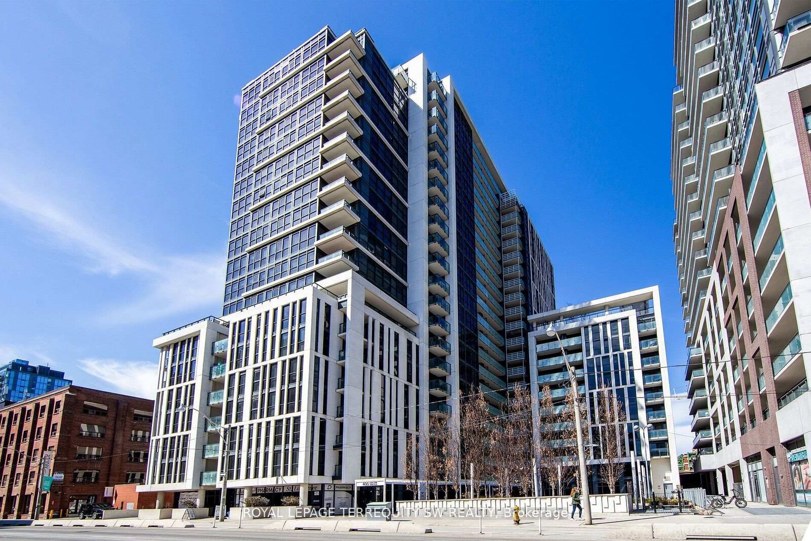 Property Photo: 400 Adelaide Street E 807 ON M5A 4S3