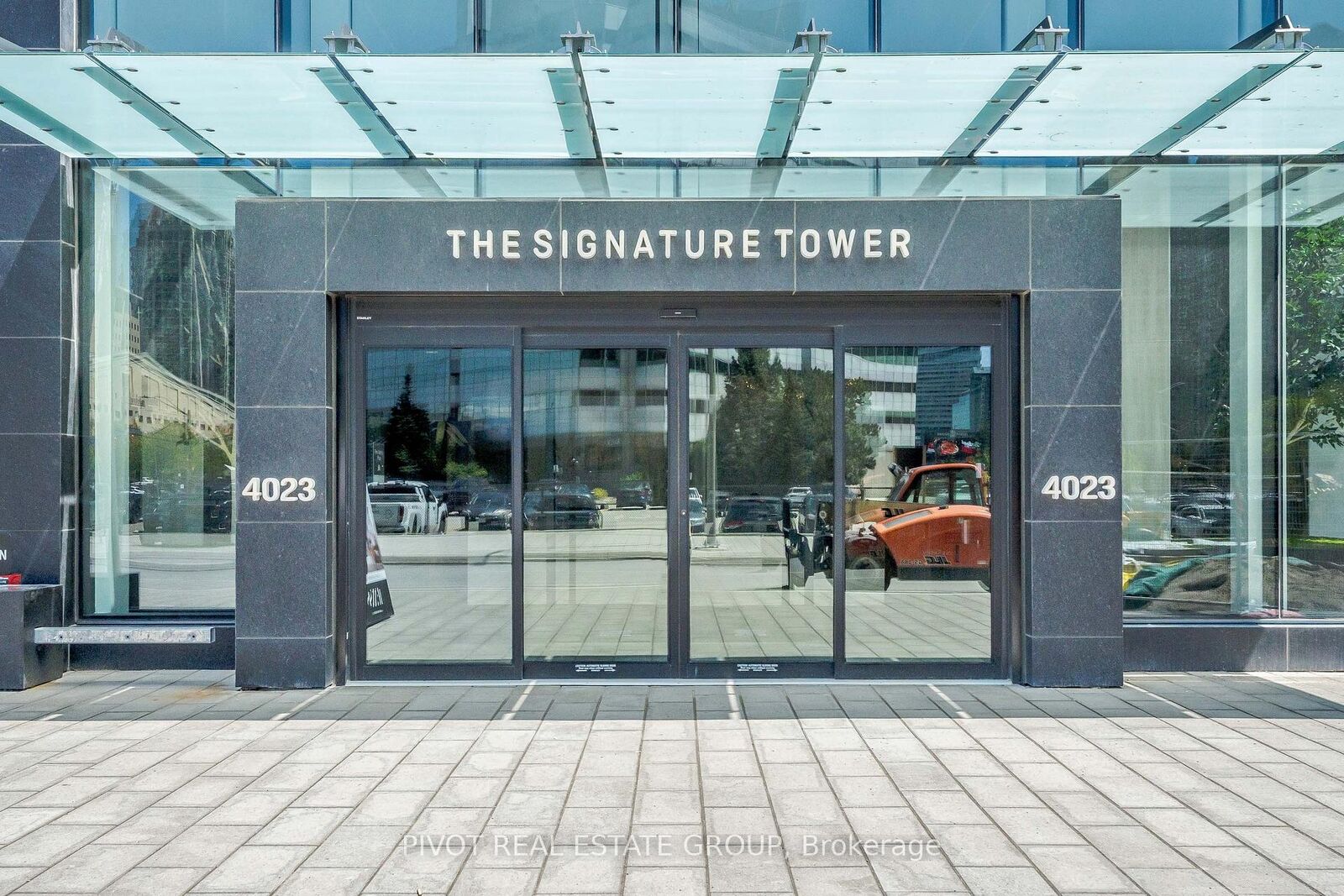 Property Photo:  4023 The Exchange N/A 1409  ON L5B 0N4 