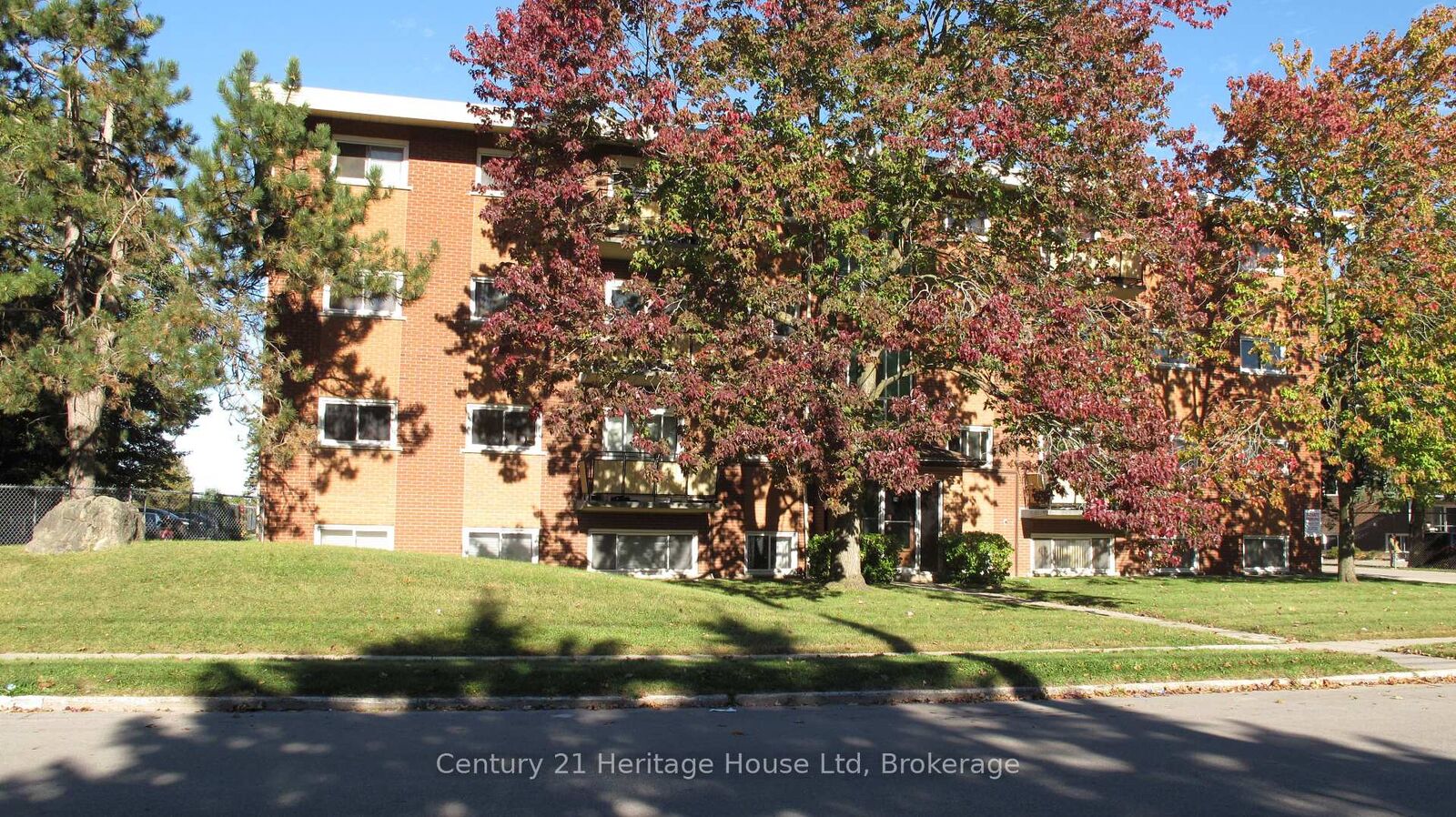 Property Photo:  16 Brant Avenue #9  ON N1E 1E7 