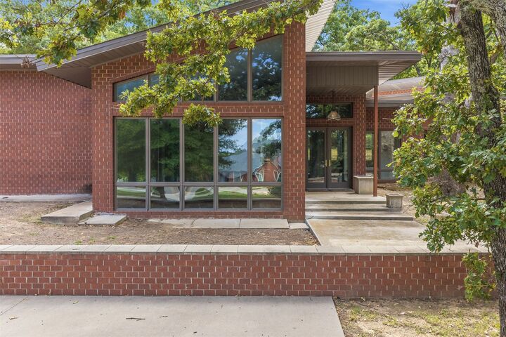 Property Photo:  260 Country Club Road  OK 73401 