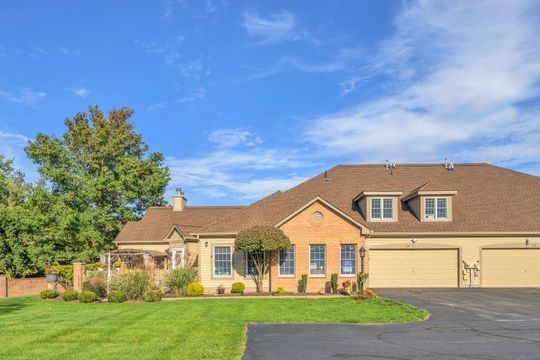 Property Photo:  118 Linden Ct.  PA 16046 