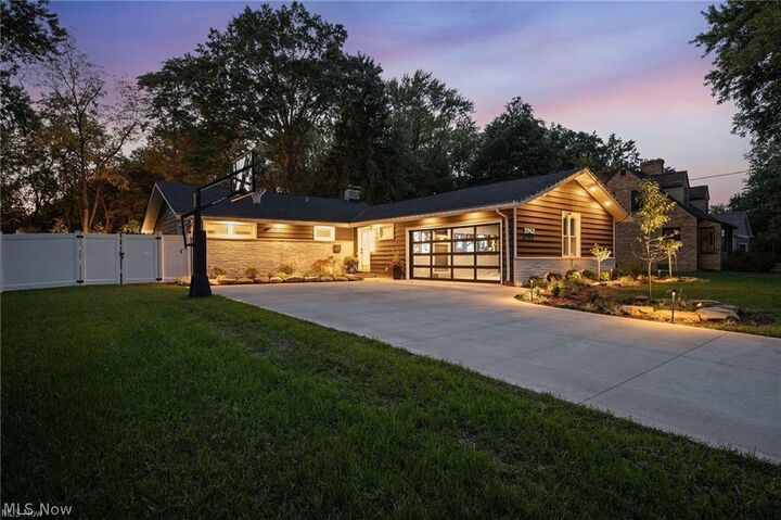 Property Photo:  2742 Horseshoe Boulevard  OH 44145 