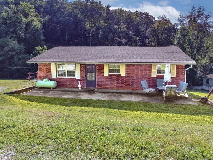 Property Photo:  490 Cribbs Hill  KY 41143 