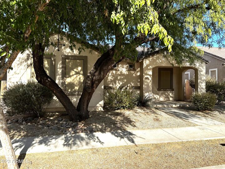 Property Photo: 2752 E Bart Street AZ 85295