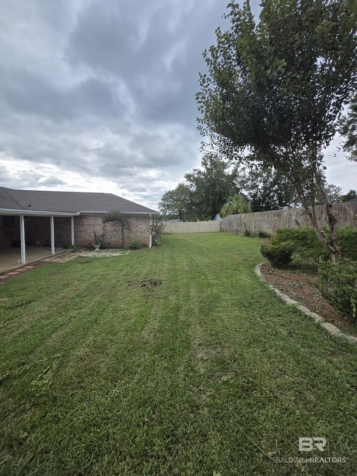 Property Photo:  214 Black Oak Way  AL 36526 