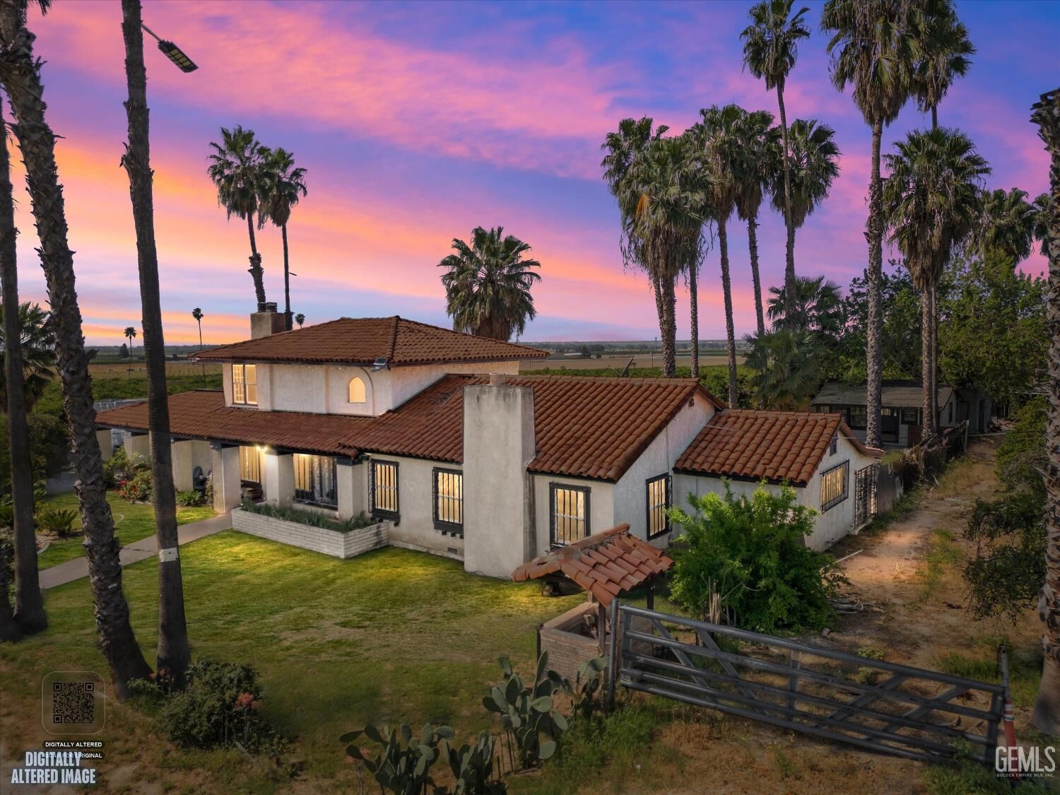 Property Photo: 552 Pepper Drive CA 93307