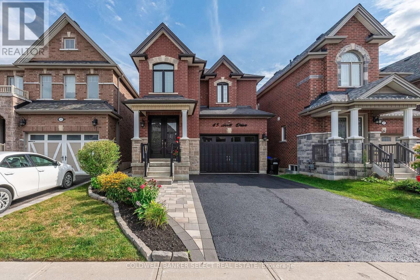 Property Photo:  45 Holt Drive  ON L9R 0H8 