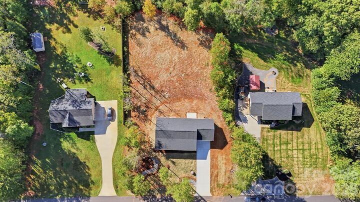 Property Photo: 2935 Heavners Farm Court NC 28092