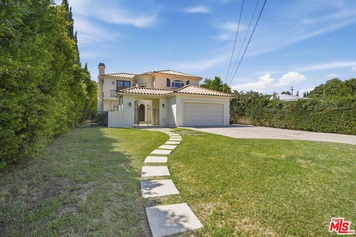 Property Photo: 22716 Sylvan St CA 91367