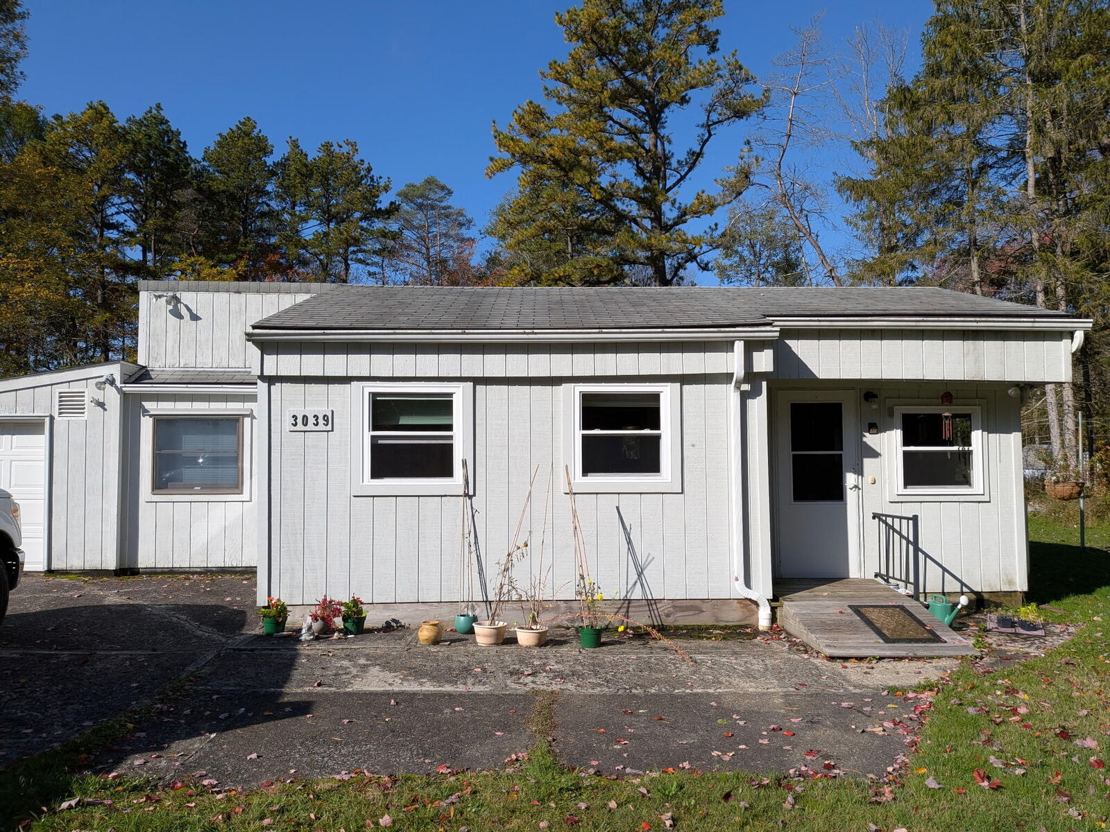 Property Photo:  3039 Maple Dr  PA 15853 