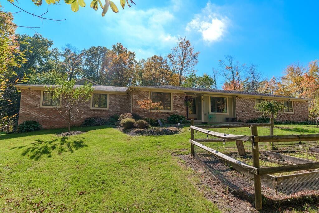 Property Photo:  114 Ponder SW Place  OH 43062 