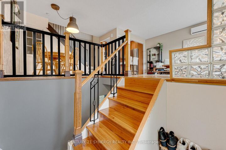 Property Photo:  19 A Banner Road  ON K2H 8T3 