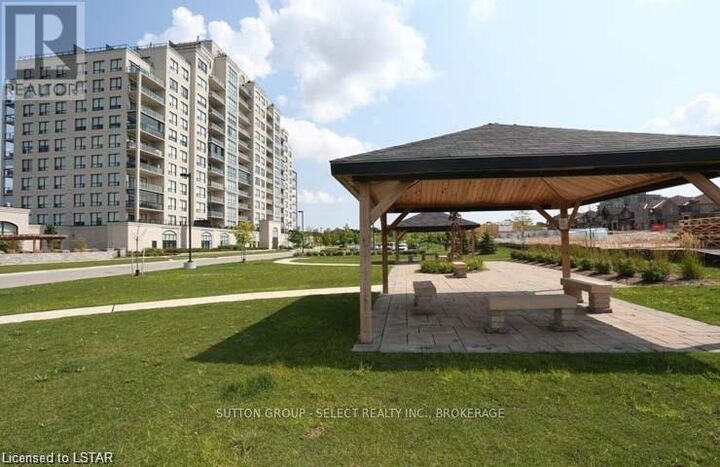 Property Photo:  260 Villagewalk Boulevard 802  ON N5X 0A6 