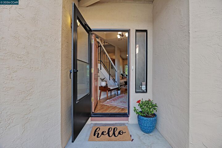 Property Photo:  35 Sapphire Ct  CA 94547 