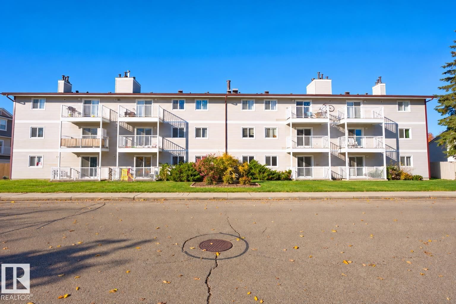 Property Photo:  10136 160 Street NW 106  AB T5P 3E7 