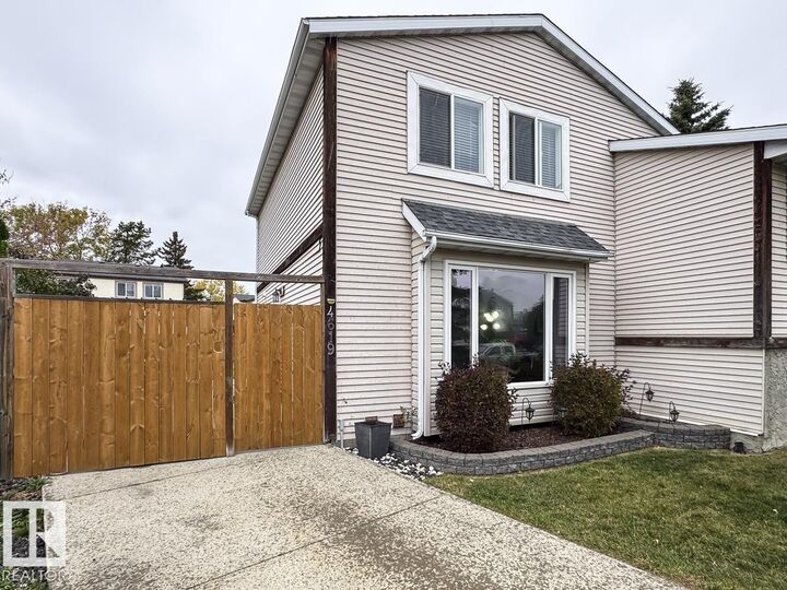 Property Photo:  4619 35 Avenue NW  AB T6L 3P8 