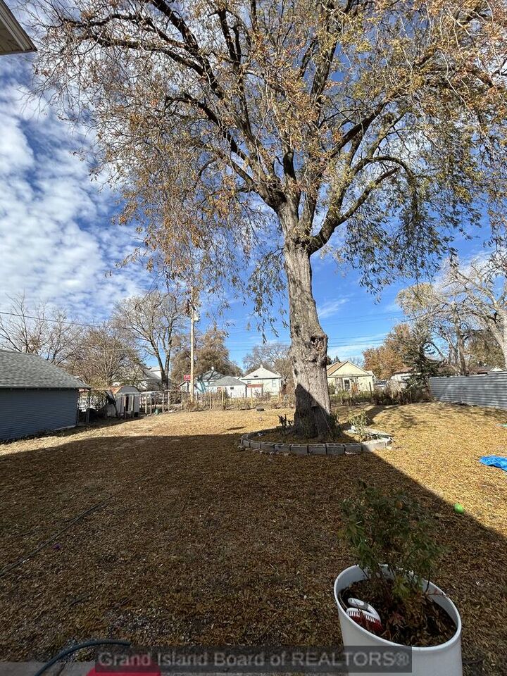 Property Photo:  110 E 9th  NE 68801 
