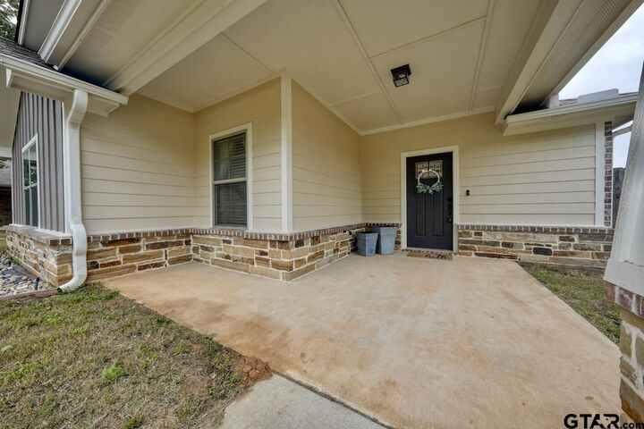 Property Photo:  13847 County Road 4200  TX 75771 