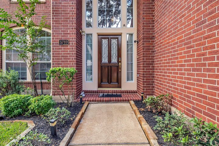 Property Photo: 5710 Rose Hill Court TX 77583