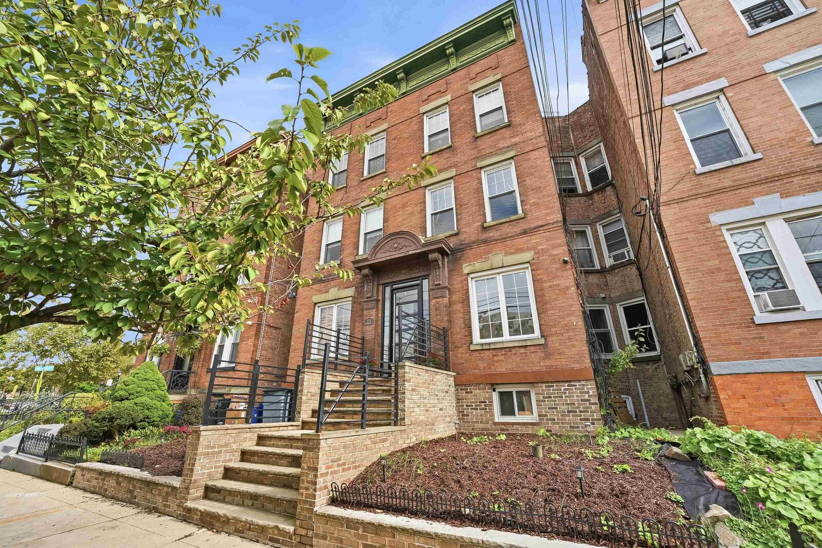 Property Photo: 270 Hancock Ave 5 NJ 07307
