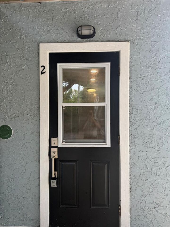 Property Photo:  101 W Lemon Street 2  FL 34689 