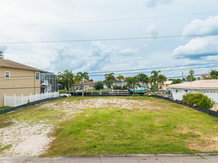 Property Photo:  2270 Edythe Drive  FL 34698 