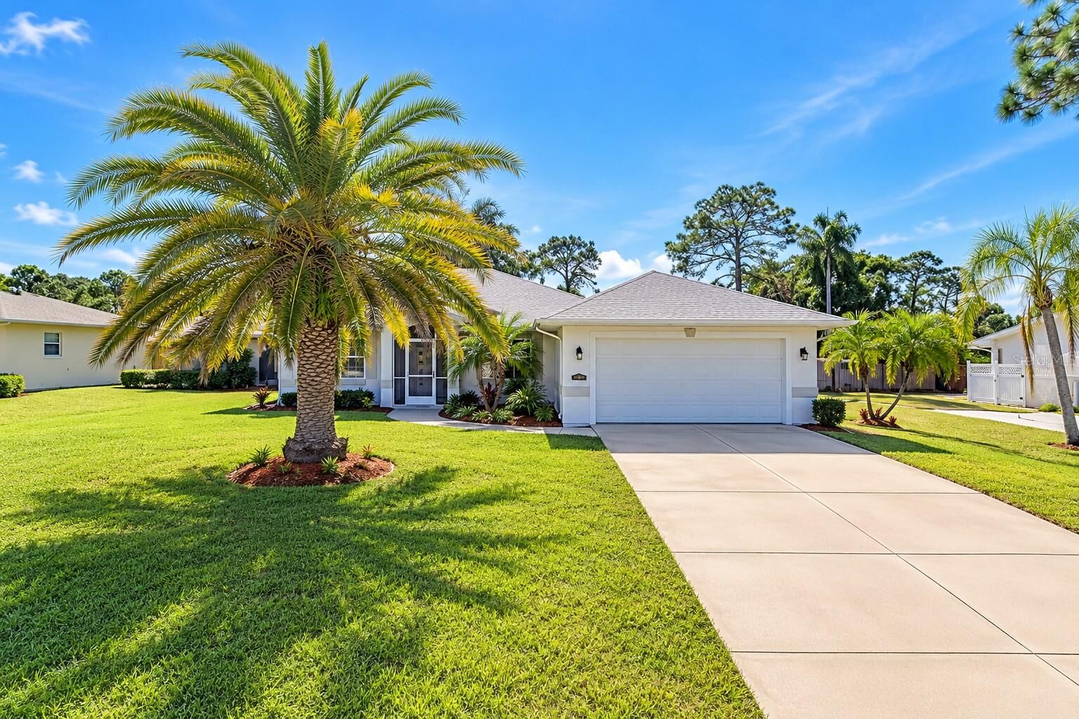 Property Photo:  1551 Royal Road  FL 34293 