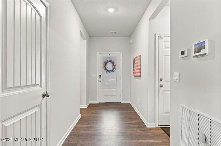 Property Photo: 48 N Banks Boulevard MS 38611