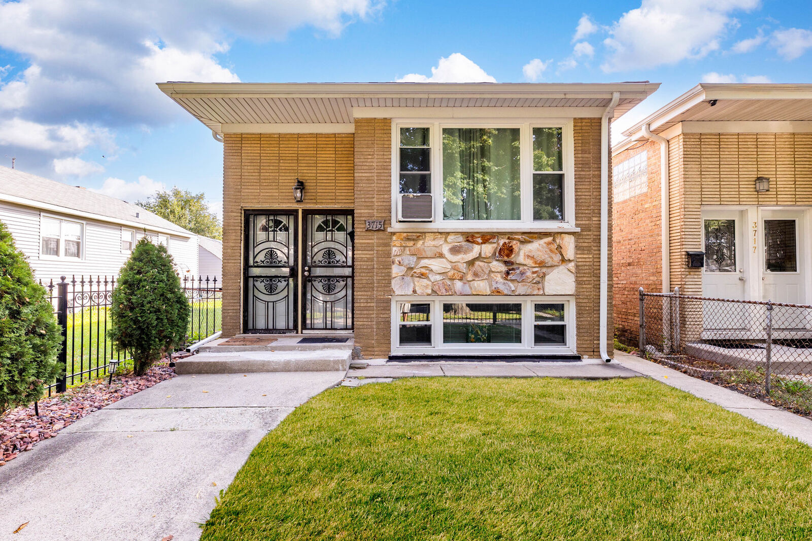 Property Photo:  3715 S 52nd Court  IL 60804 