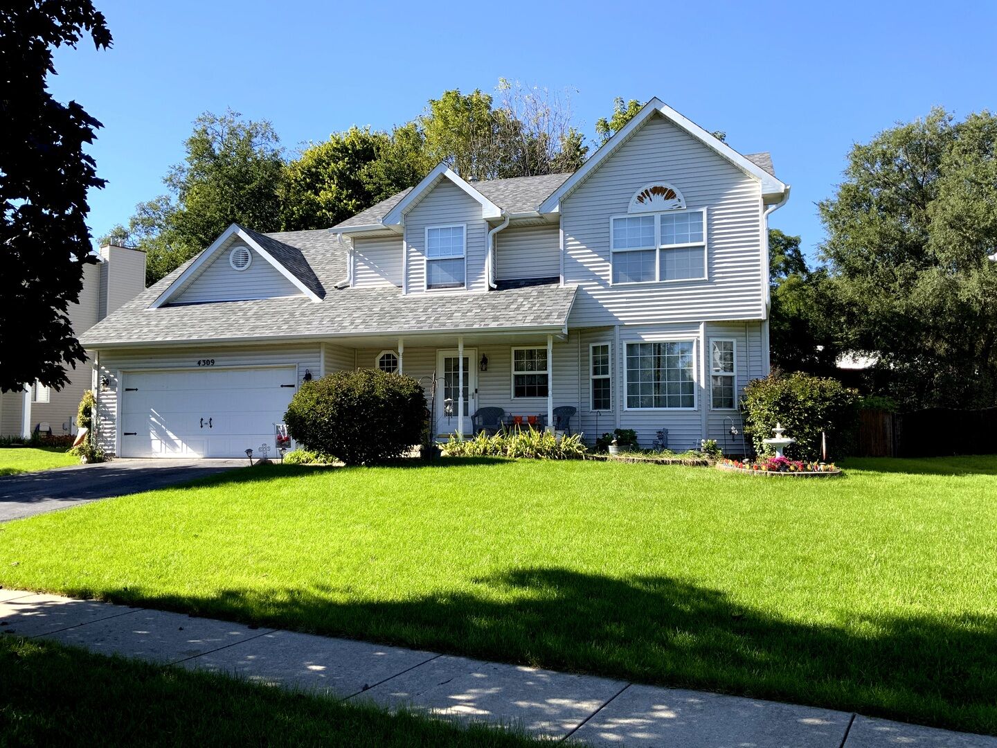 Property Photo: 4309 Bluegrass Lane IL 60586