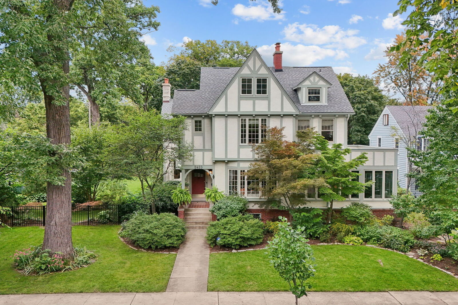 Property Photo:  2423 Harrison Street  IL 60201 