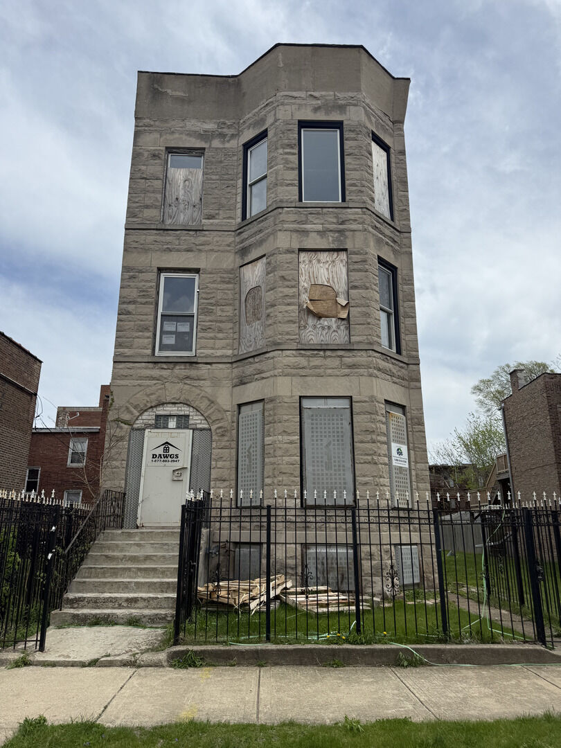 Property Photo:  5813 S Wabash Avenue  IL 60637 