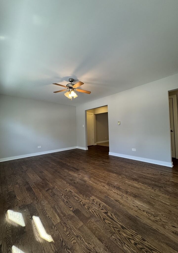 Property Photo: 4612 Forest Avenue 6 IL 60513