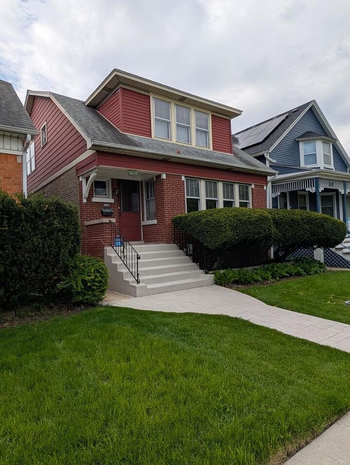 Property Photo:  5349 W Winona Street  IL 60630 