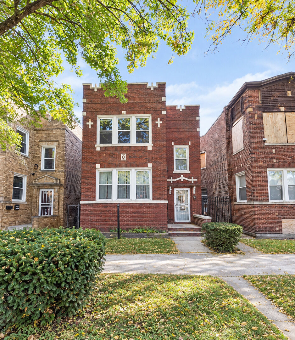Property Photo:  7811 S Evans Avenue 2  IL 60619 