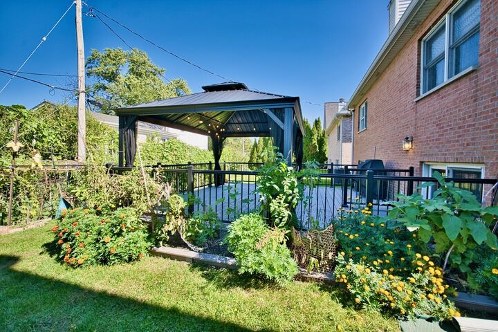 Property Photo: 5316 Lee Street IL 60077