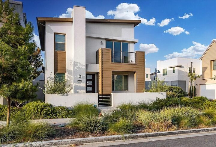 Property Photo: 150 Scale CA 92618