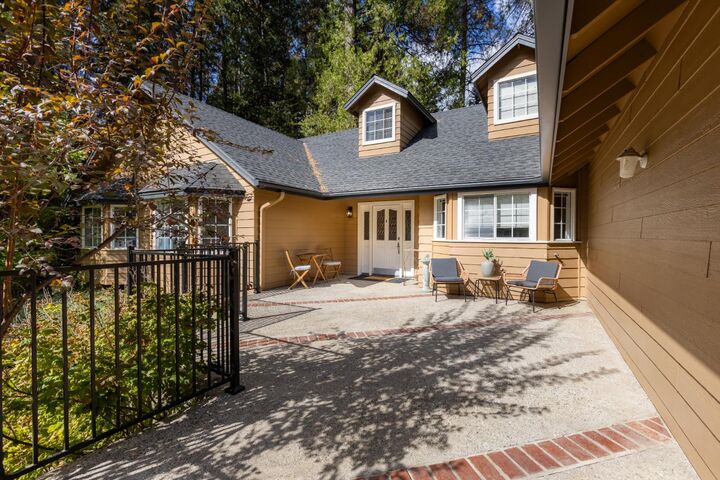 Property Photo: 366 Gracie CA 95959