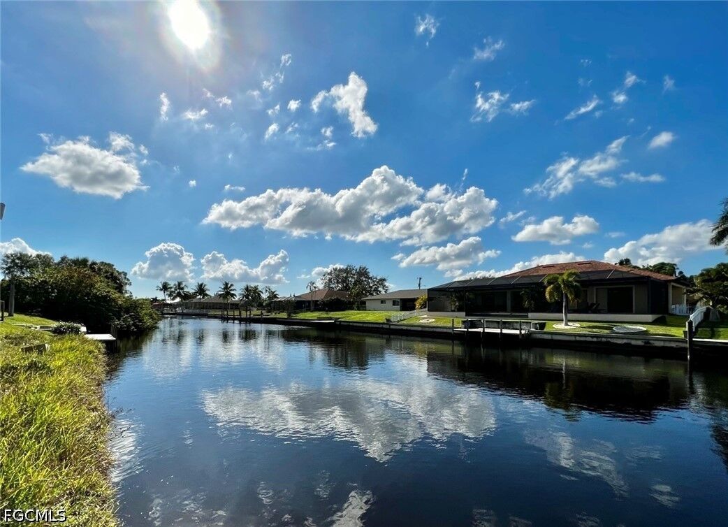 Property Photo:  4208 SW 5th Avenue  FL 33914 